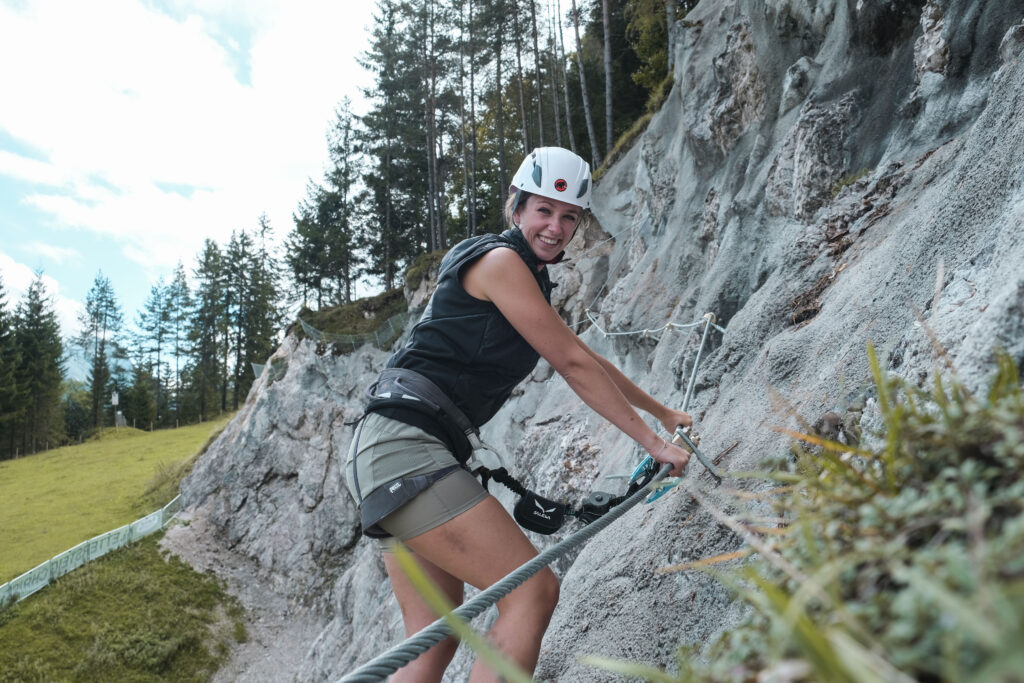 Aufgrund seiner Lage im Tal ist der neue Klettersteig nicht nur leicht zugänglich, eine Klettersteigtour kann dort auch jederzeit beendet werden ©Bettina Brunauer
