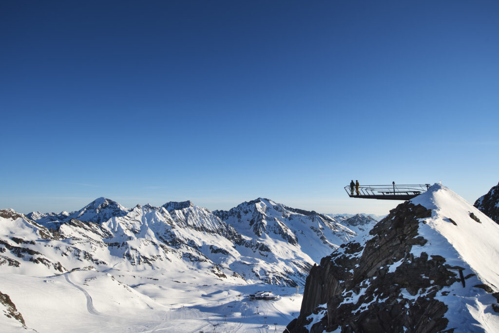 Gipfelplattform Stubaier Gletscher 02 -c- Andre Schoenherr