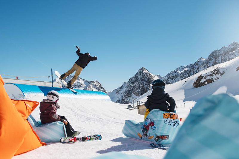 big-family-slopestyle-teen-snowboarder-c-andre-schoenherr