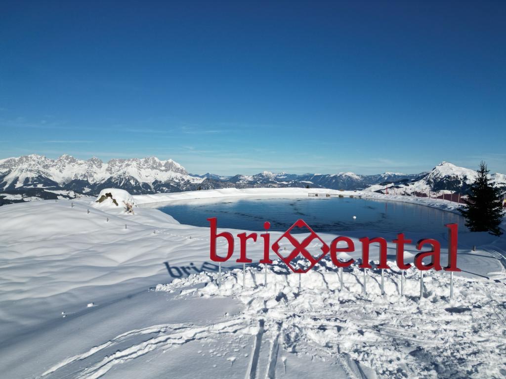 Die neuen Brixental-Schriftzüge zieren Top-Skigebiete / TVB Kitzbüheler Alpen - Brixental