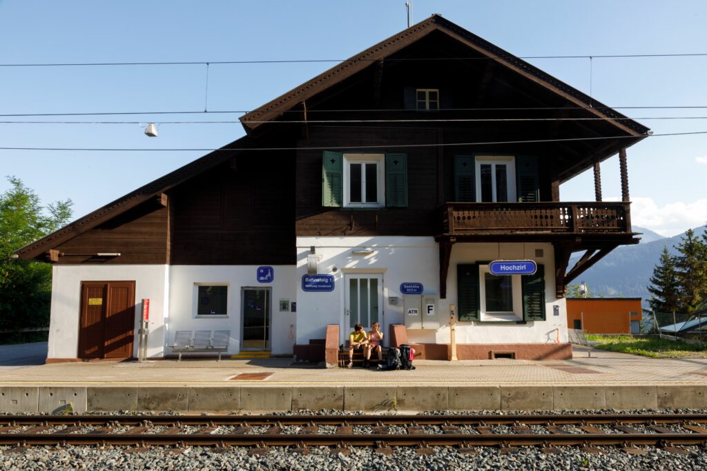 Sempre più tour in Tirolo possono essere organizzati facilmente in treno e in autobus