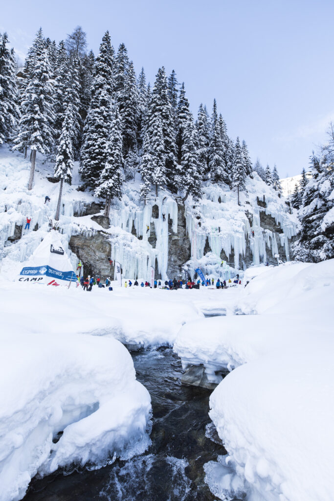 Eiskletterpark im Winterkompetenzzentrum Matreier Tauernhaus in Osttirol