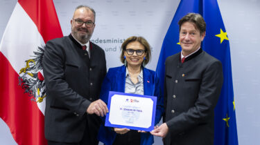 Obmann Josef Grander, Tourismus-Staatssekretärin Susanne Kraus-Winkler & der St. Johanner Bürgermeister Stefan Seiwald