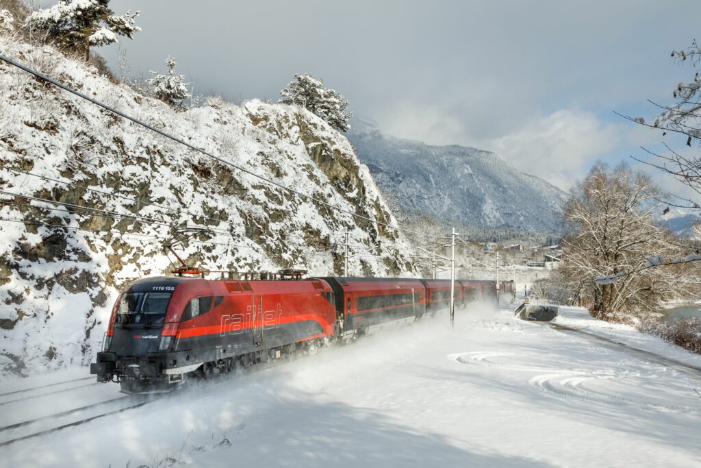 ÖBB Railjet im Winter