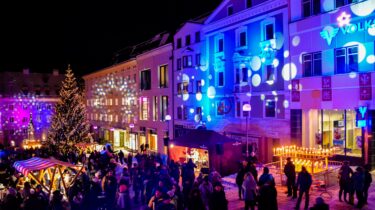 1.000 luci trasformano la piazza inferiore della città (Unterer Stadtplatz) e il parco cittadino (Stadtpark) di Kufstein in un incantevole mondo di luci.