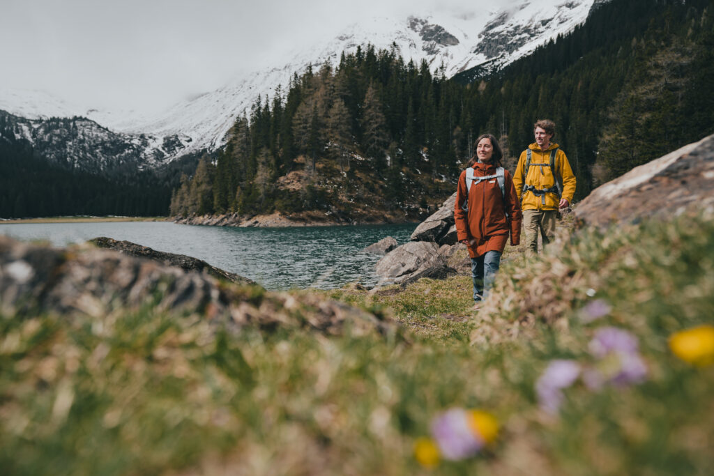 Frühlingshafte Wanderung am Obernberger See