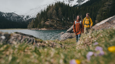 Frühlingshafte Wanderung am Obernberger See