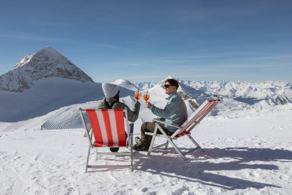 Sonnenskilauf am Hintertuxer Gletscher