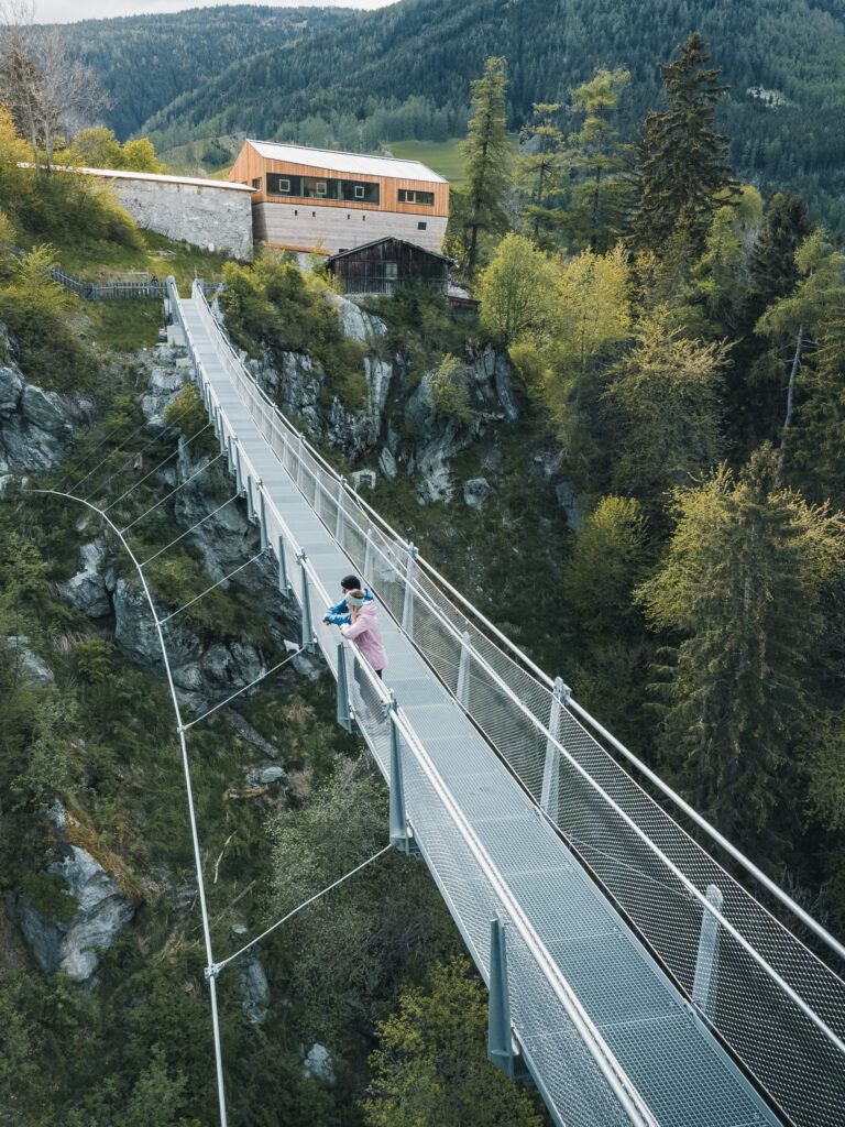 Ob Eventlocation Burg Trautson mit Hängebrücke oder das St. Michael Alpin Retreat – das Wipptal bietet außergewöhnliche Orte für kreative und teamstärkende Veranstaltungen.