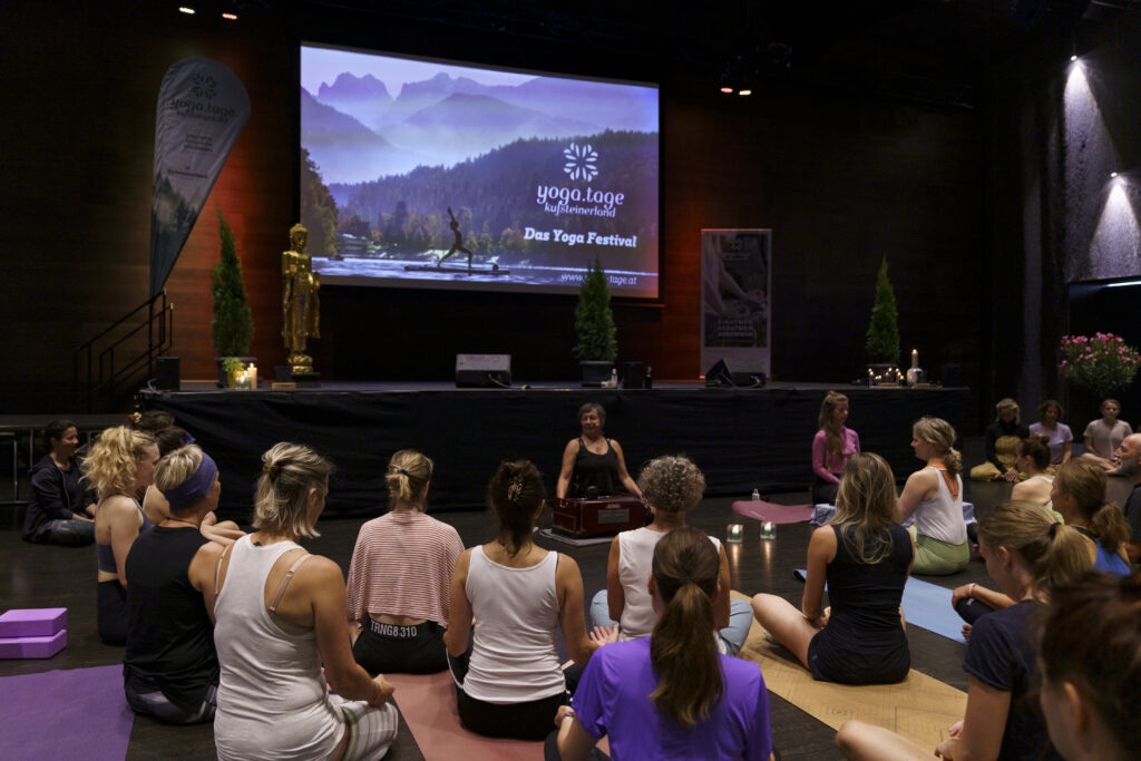 Yogis im Kultur Quartier Kufstein