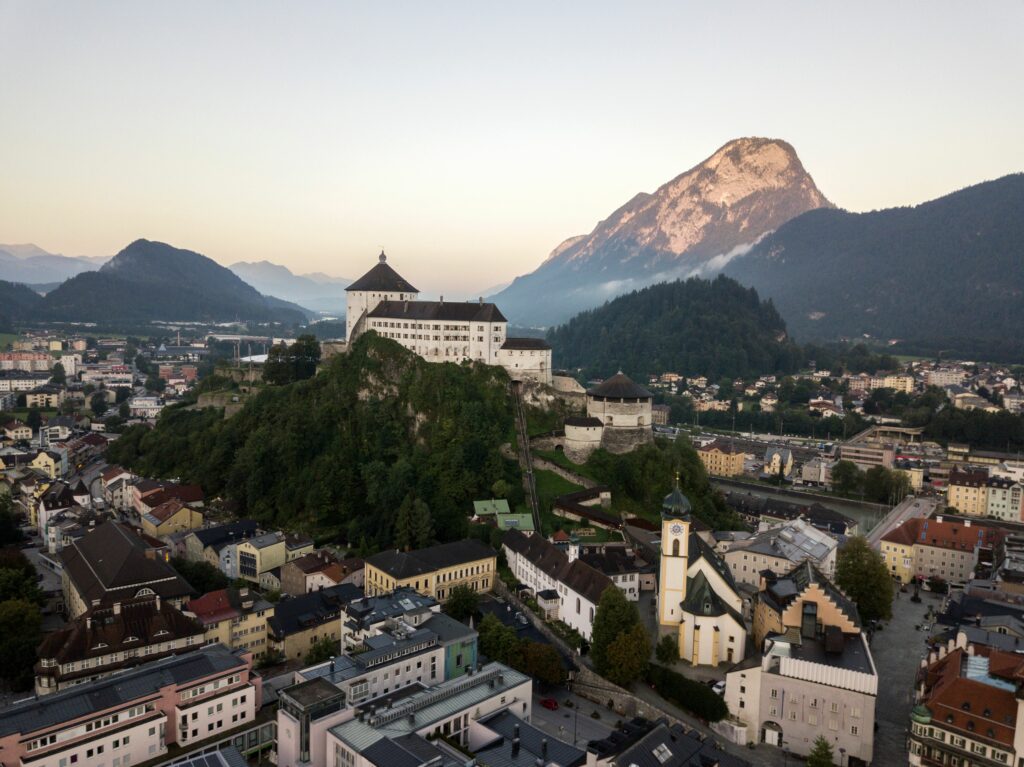 Tirols kulturelle Schätze laden auch im Herbst zu interessanten Führungen