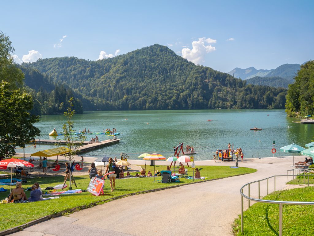 Lake Hechtsee surrounded by nature above Kufstein. One of the 5 swimmable lakes in Kufsteinerland. A perfect spot for swimming, relaxing, and walking.