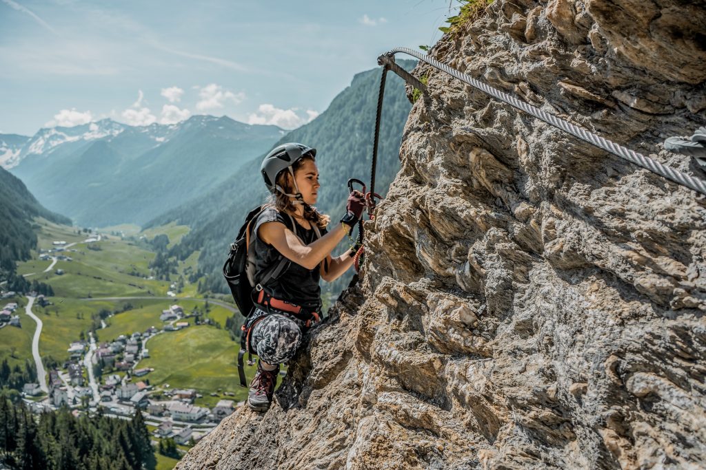 Der Peter-Kofler-Klettersteig zählt zu den beliebtesten Sportklettersteigen im Wipptal – kompakt, fordernd und gut abgesichert.