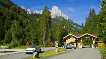 Mautstelle im Kaiserbachtal in der Region St. Johann in Tirol