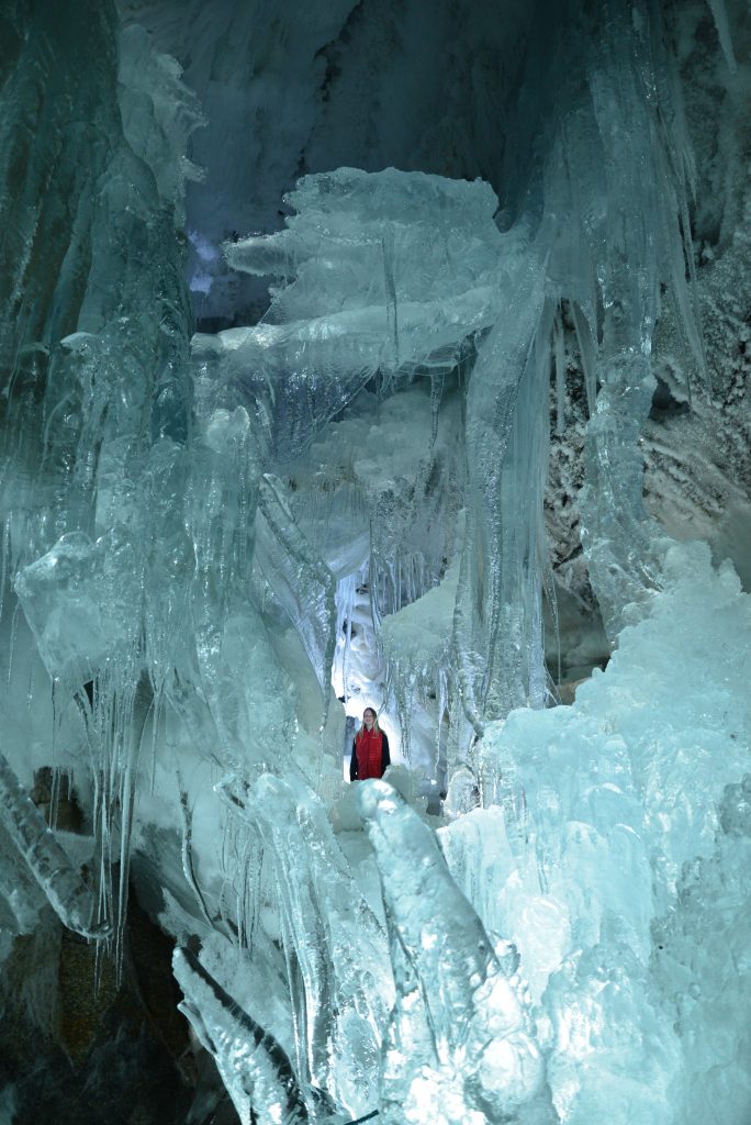 Ghiaccio scintillante nel NaturEisPalast sul ghiacciaio di Hintertux