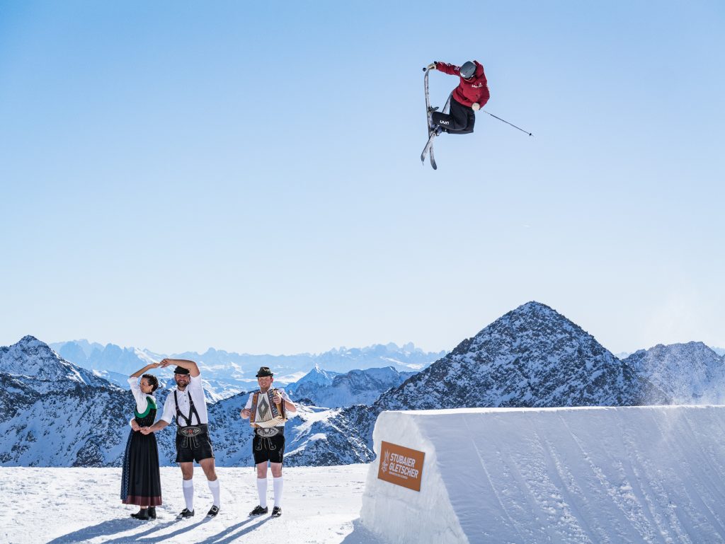 Lara Wolf beim Training zum Freeski Weltcup im Stubaital