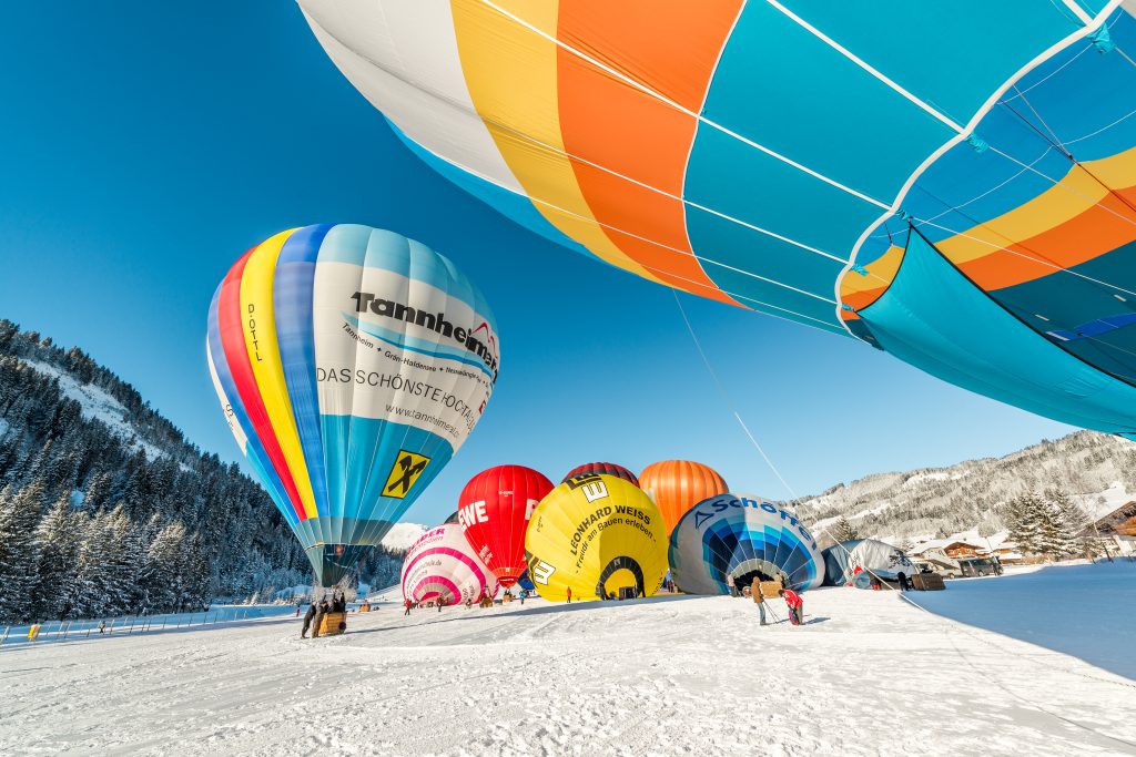 Ballonfahrten über majestätische Gipfel