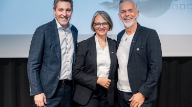 Konnten im Rahmen der Vollversammlung des TVB Kufsteinerland ein leichtes Plus bei den Nächtigungen präsentieren: Aufsichtsratsvorsitzender Helmut Naschberger, Geschäftsführerin Sabine Mair, Obmann Georg Hörhager (v.l.n.r.)