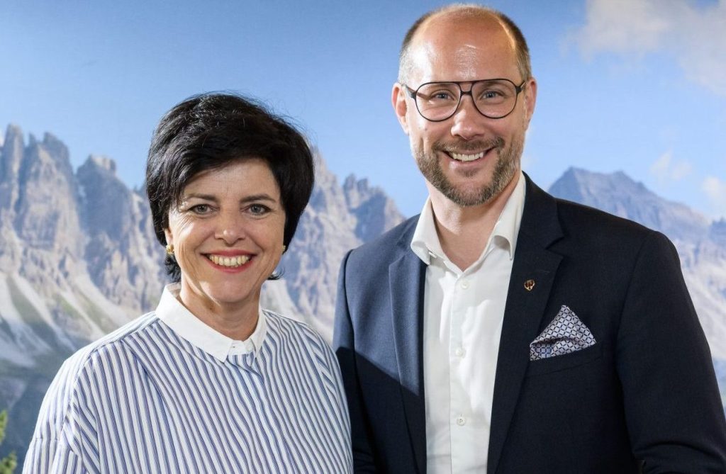Tirol Werbung-Geschäftsführerin Karin Seiler und Tourismuslandesrat Mario Gerber