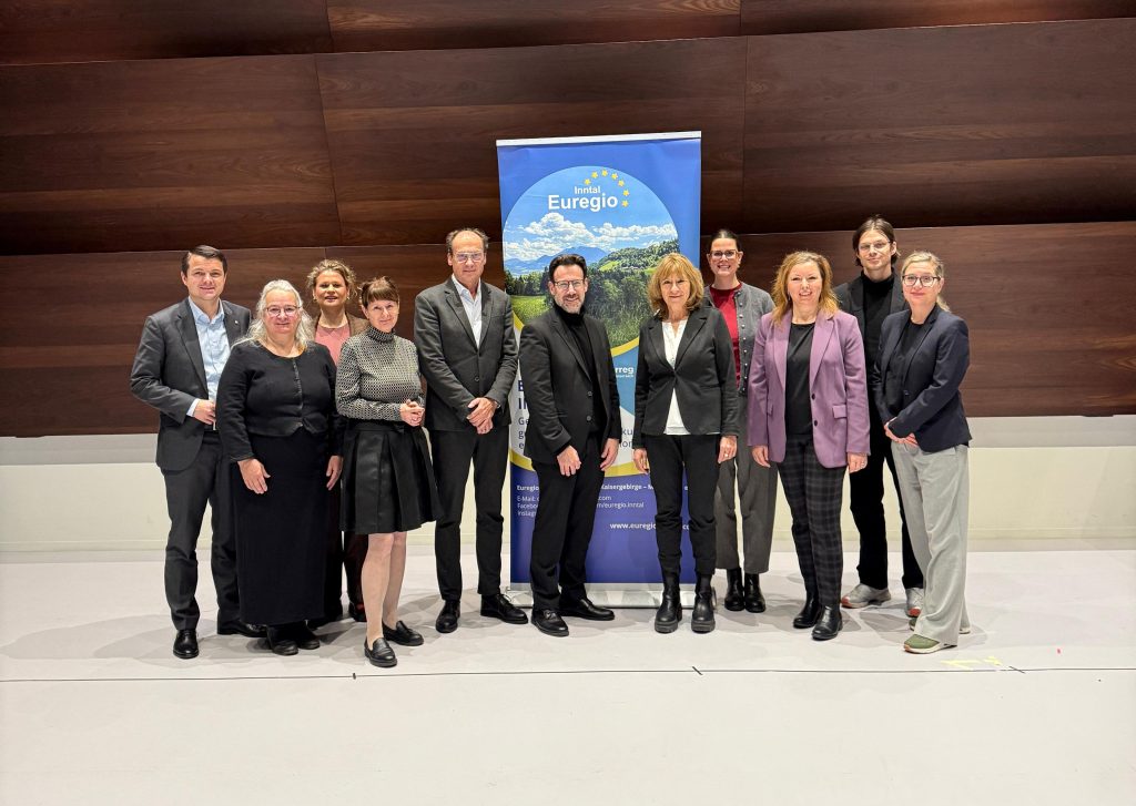 Vertreter:innen der meisten Projektteilnehmer trafen sich am 17.12.2025 in Erl zur Präsentation von Classic Peaks.