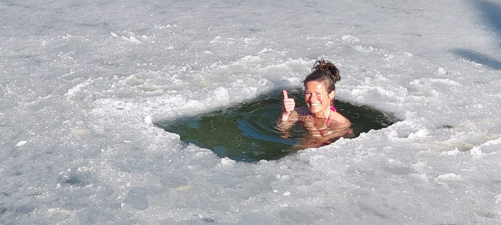 Achtsam ins kalte Wasser – Eisbaden als neues Wintererlebnis im Wipptal