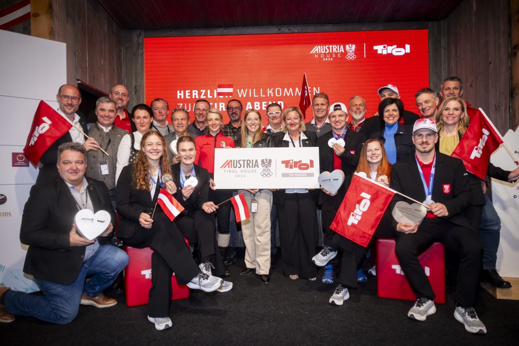 Gruppenfoto im Austria Tirol House