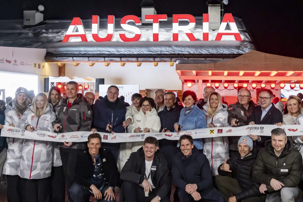 Spitzenpolitik und Top-Partner eröffneten gemeinsam das Austria House in Cortina d'Ampezzo.