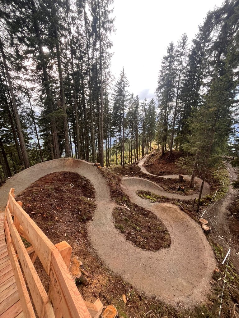 Bauarbeiten für den neuen Kirchberg Trail