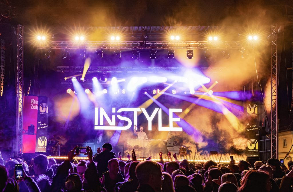 DJ Instyle bei der Eröffnung von Reutte on Ice 2025