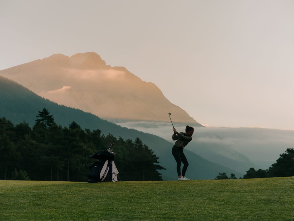 Spielgenuss mitten in den Alpen. Golf in Tirol