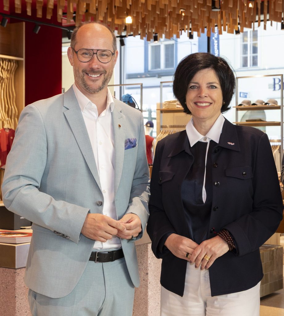 Tourismuslandesrat Mario Gerber und Tirol Werbung-Geschäftsführerin Karin Seiler
