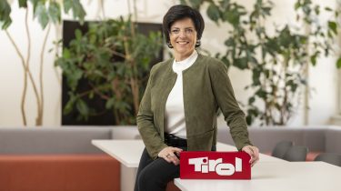 Die Tirol Werbung mit Gesch&auml;ftsf&uuml;hrerin Karin Seiler wurde als Leading Employer ausgezeichnet.