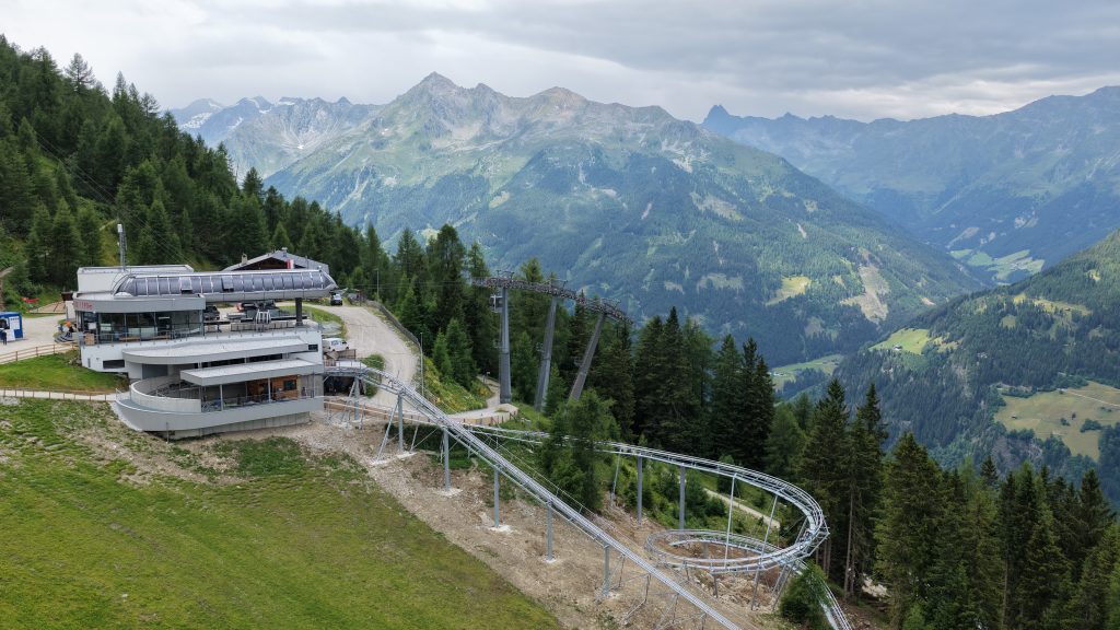 Eroeffnung_ELFERCOASTER_Luftbild_Bergstation-Bahn-c-Elferbahnen-Goetsch